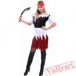 Halloween costumes, feminine pirate costume